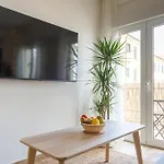 아파트 Penthouse 2bedroom W Rooftop Views
